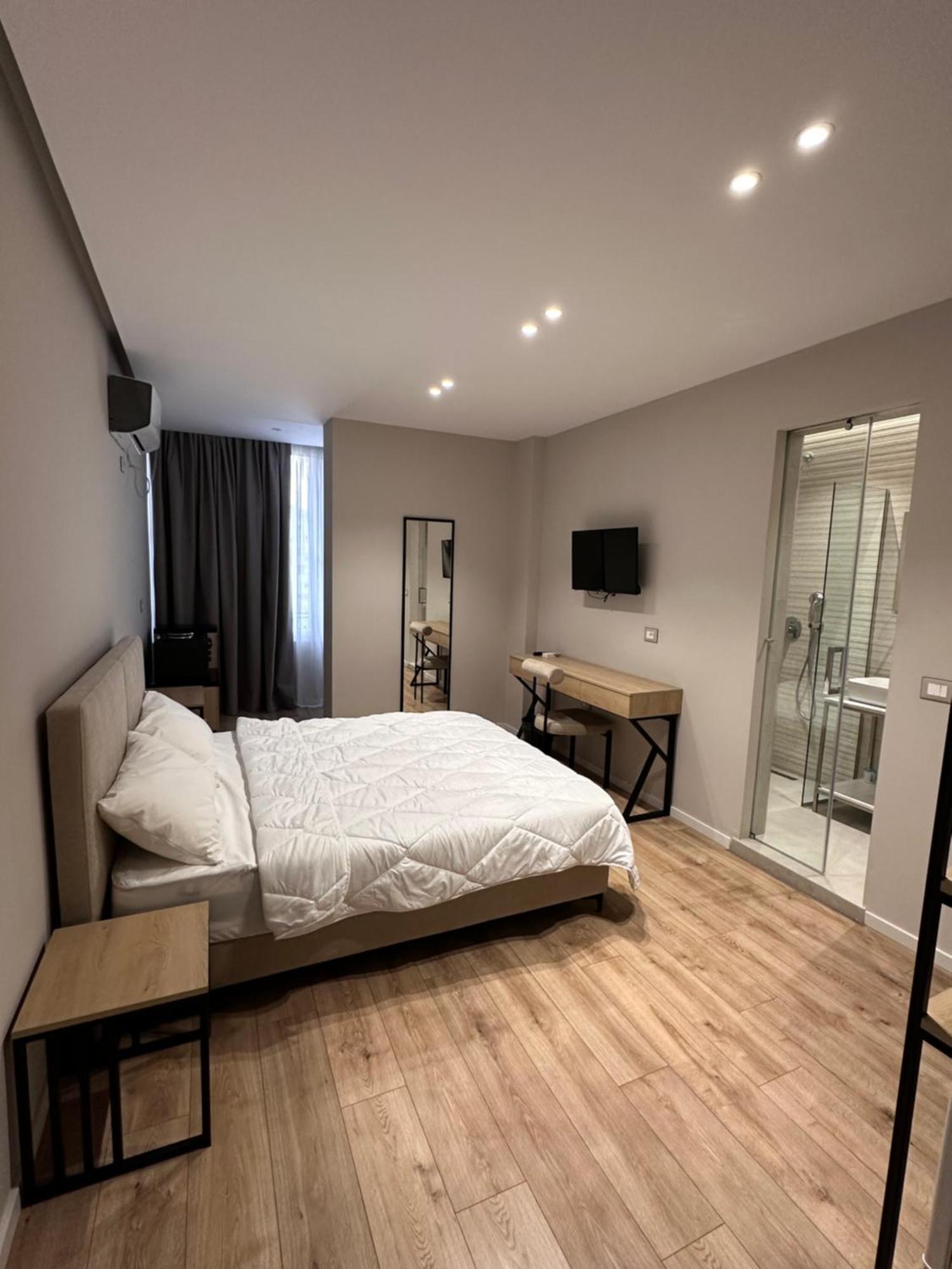 Amazon 8 Guesthouse Τίρανα Εξωτερικό φωτογραφία