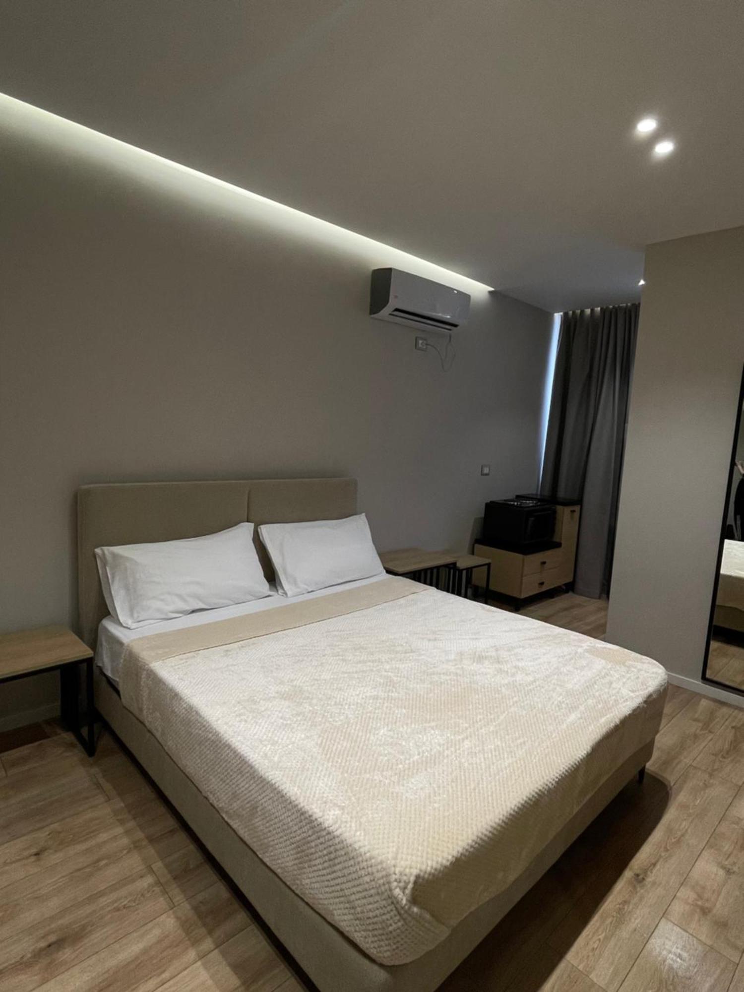 Amazon 8 Guesthouse Τίρανα Εξωτερικό φωτογραφία